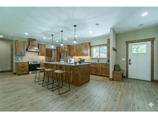 Building Photo - 11553 Forestview Dr S