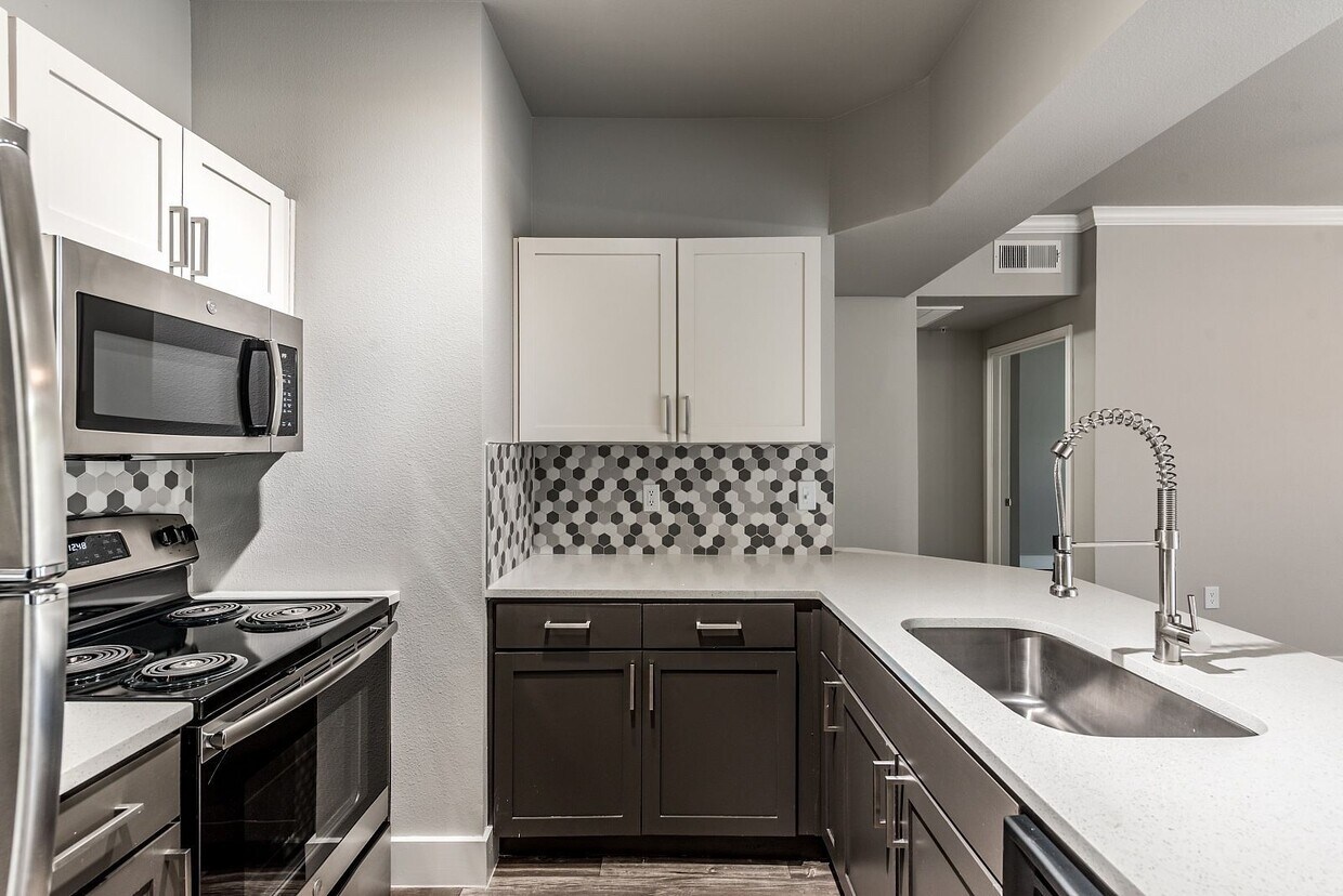 Beckley 7550 Wilshire Place Dr Houston, TX