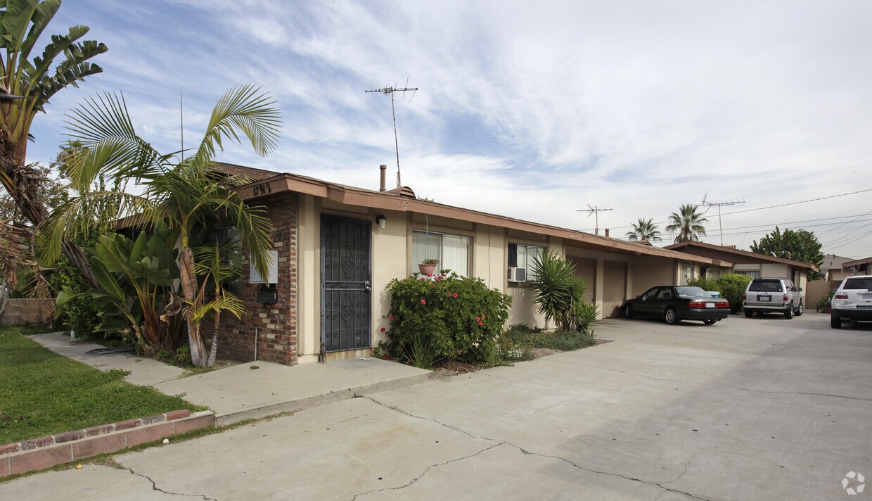 Building Photo - 13912-13922 Arizona St