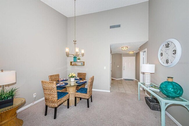 Building Photo - 6077 Bahia Del Mar Blvd S