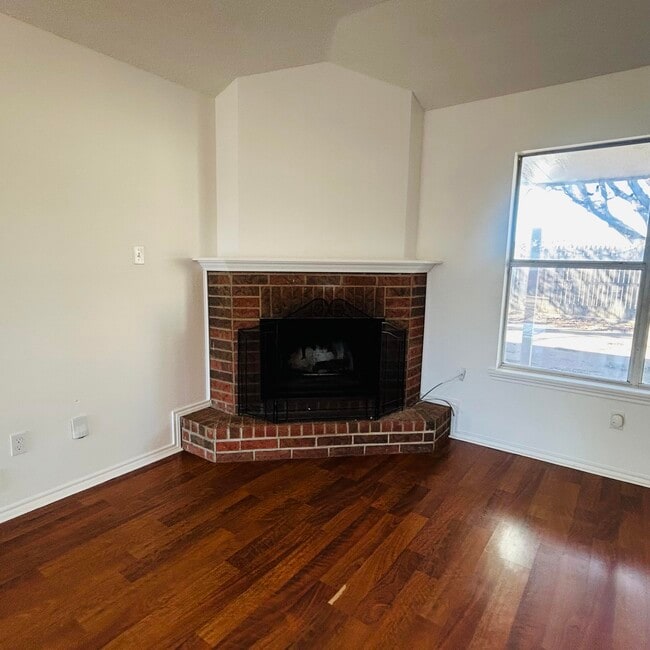 Building Photo - 6114 10th St