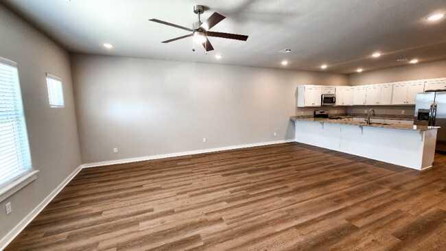 Foto del edificio - 5696 W Wedington Dr