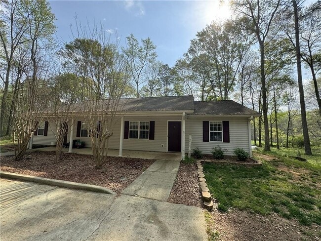 Foto del edificio - 1727 Oak Grove Church Rd