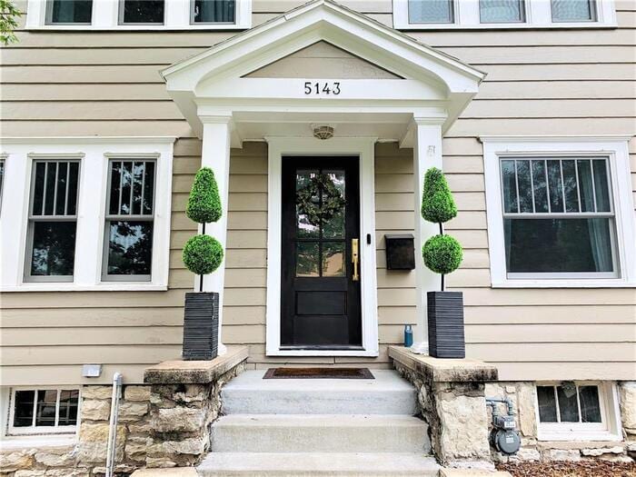 Primary Photo - Large bright and clean Brookside home