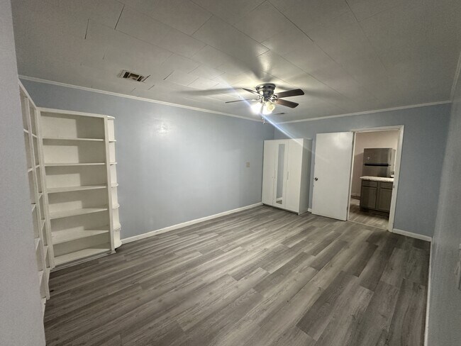 Foto del edificio - 2833 Bellview Ave