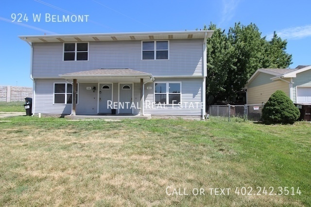 Primary Photo - 924 W Belmont Ave