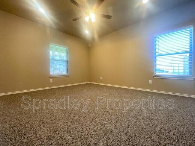 Building Photo - 1265A Jasmine Dr