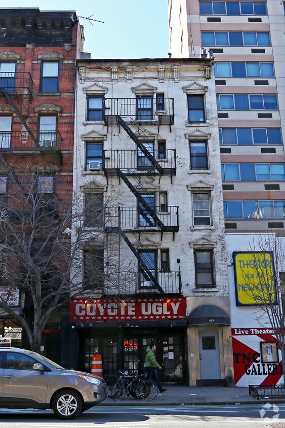 Building Photo - 153 1st Ave