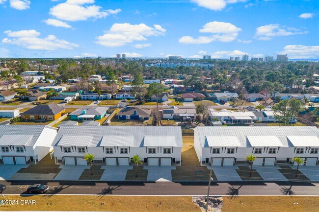 Building Photo - 7037 Patronis Dr