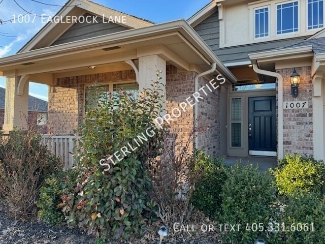 Foto del edificio - 1007 Eaglerock Ln