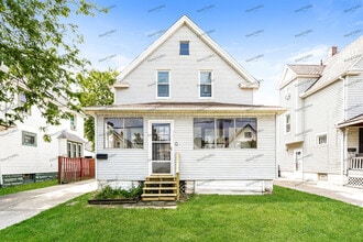 Building Photo - 3803 Henritze Ave
