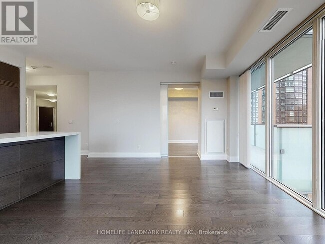 Building Photo - 65 St Mary St