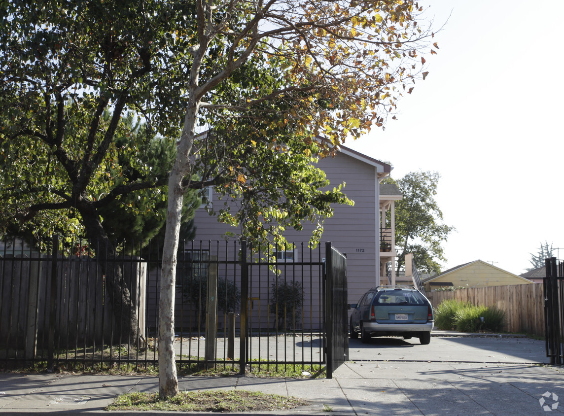 Foto del edificio - 1172 98th Ave