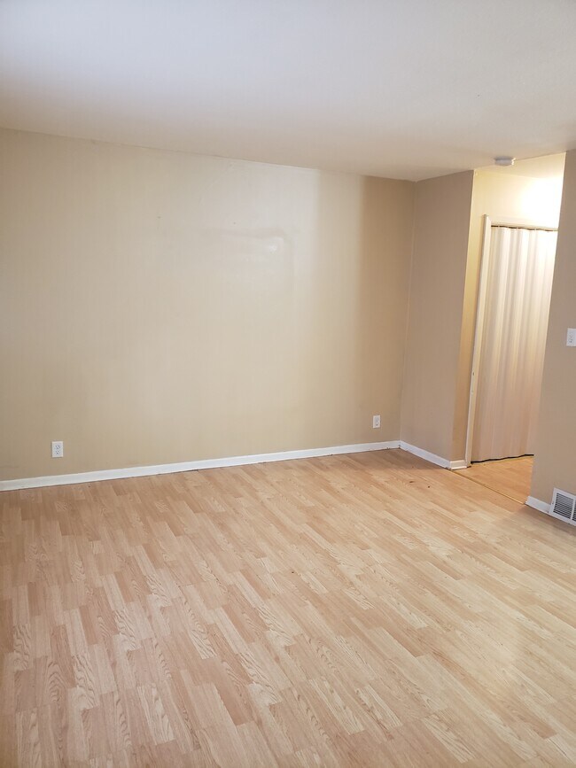 Building Photo - 4153 Hamilton St