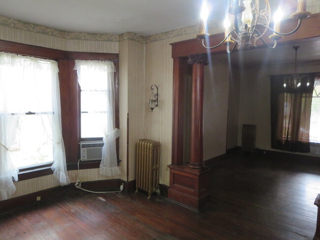 Dining Room. - 204 S 6th St