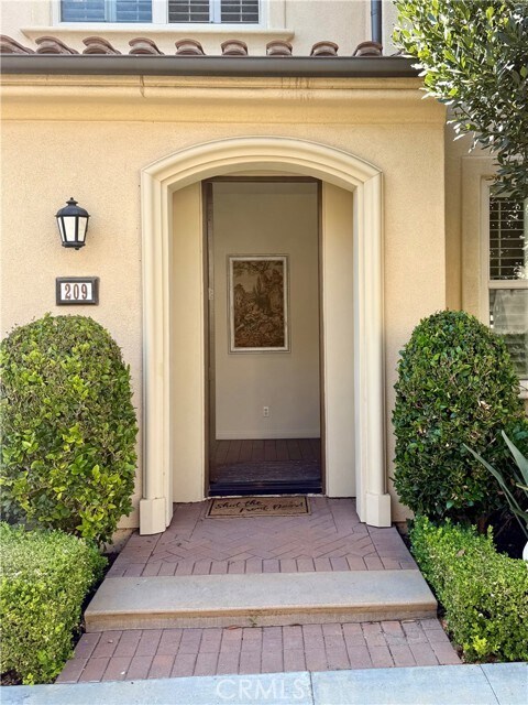 Building Photo - 209 Mantle
