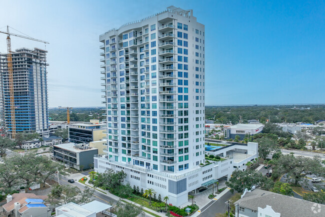 Building Photo - Altura Bayshore