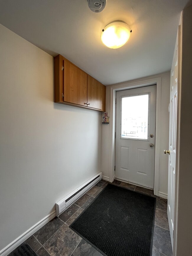 Building Photo - 50 Livingstone St