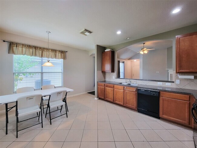 Foto del edificio - 25223 Hazel Ranch Dr