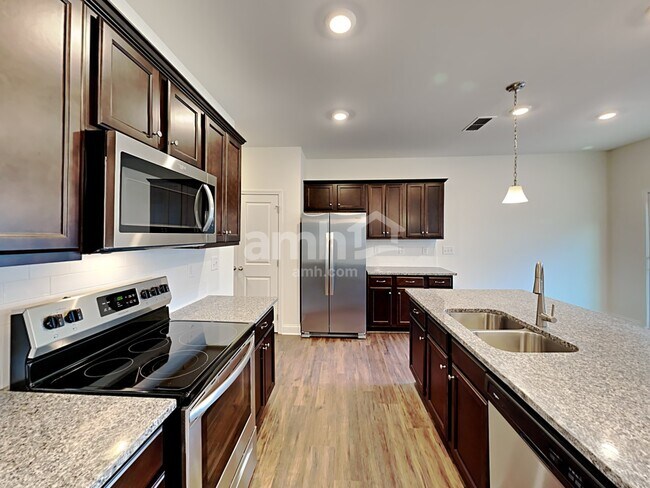 Foto del edificio - 455 Summit View Ct