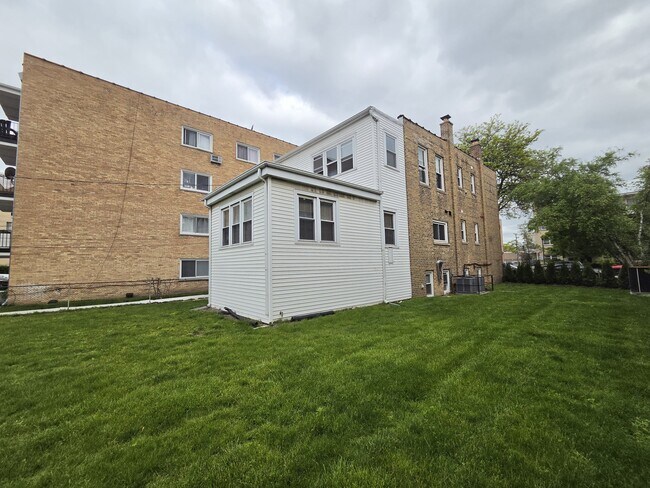 Building Photo - 5207 Galitz St