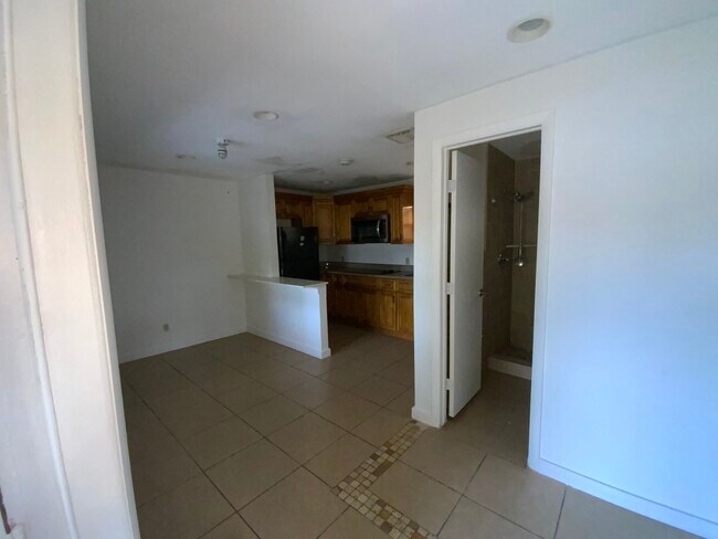 Foto del edificio - 611 S Pine St
