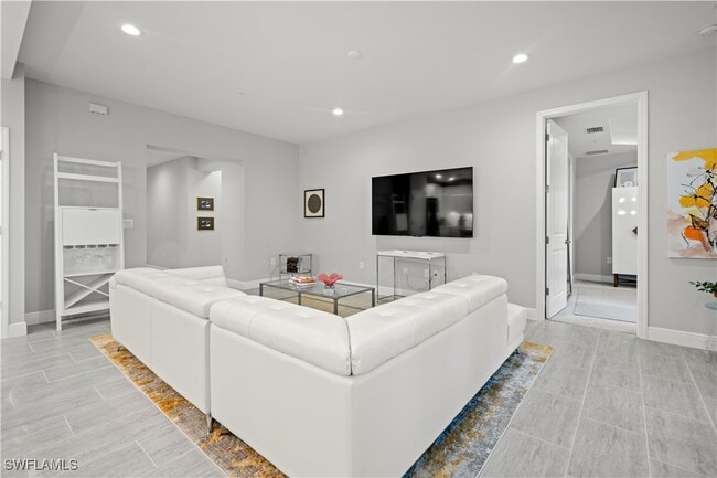 Building Photo - 2560 Seychelles Dr