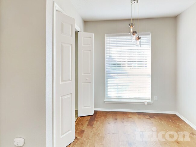 Foto del edificio - 919 Bermuda St