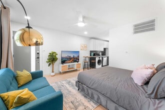 Building Photo - 513 Pecan Grove Rd