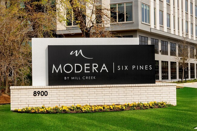 Foto del edificio - 8900 Six Pines Dr