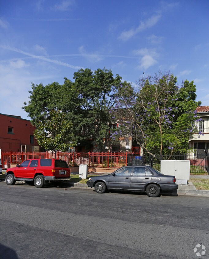 Foto del edificio - 251 S Berendo St