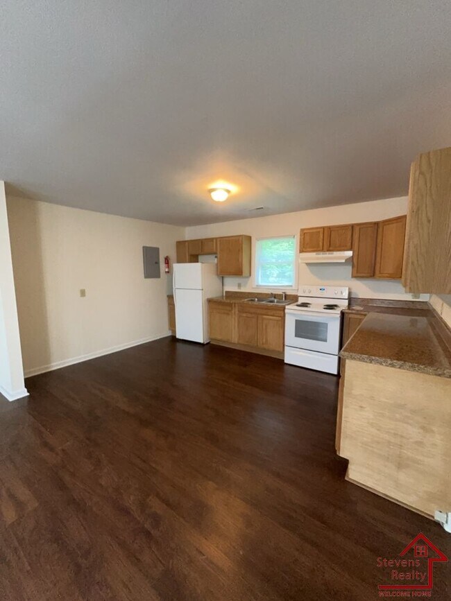 Building Photo - 500 Skyline Dr