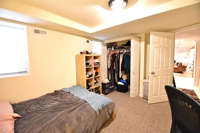 Foto del edificio - 3443 N Western Ave