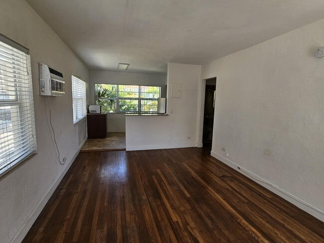 Foto del edificio - 7950 Abbott Ave