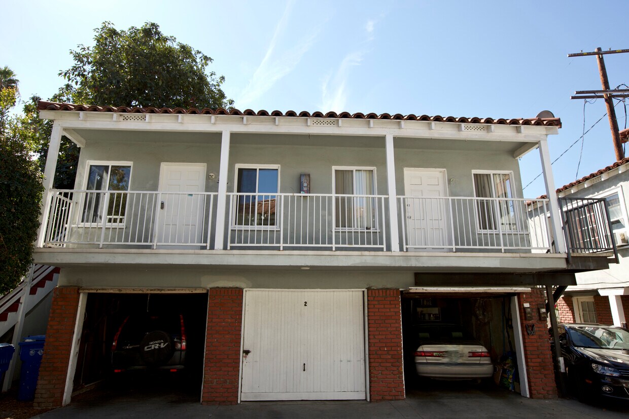 Studio is on 2nd floor - 337 S Mariposa Ave