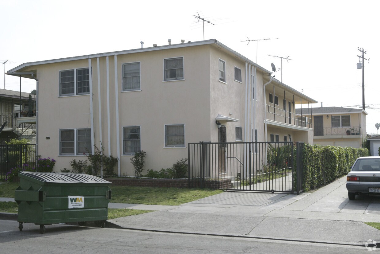 Primary Photo - 8654 San Antonio Ave