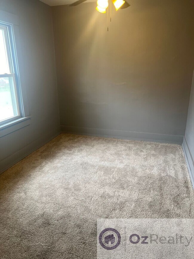 Building Photo - Charming Two- Bedroom House in the West To...