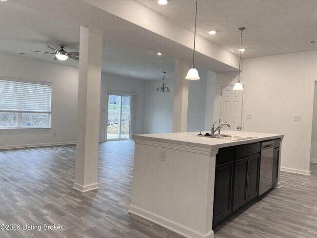 Foto del edificio - 17111 Meander Way