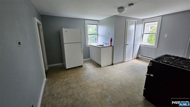 Building Photo - 309 Hudson St