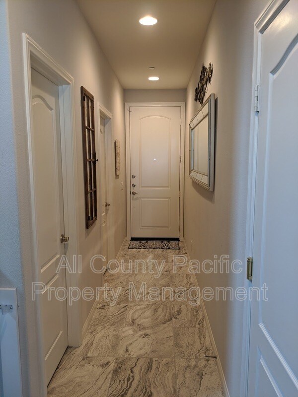 Building Photo - 37607 Citron Pl