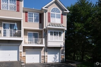 Building Photo - 1611 Vista Terrace