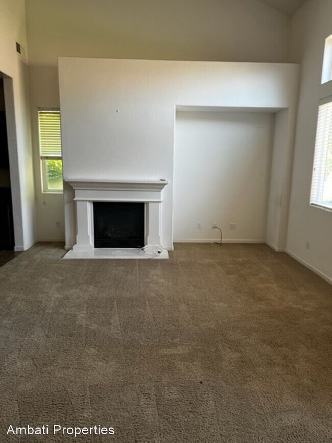 Building Photo - Studio, 3 bath House - 807 Lemieux Lane