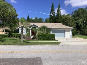 Building Photo - 1427 Kinsmere Dr
