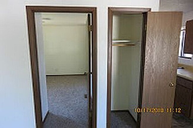 Hall Closet - Bedroom Entrance - 2812 Everett St