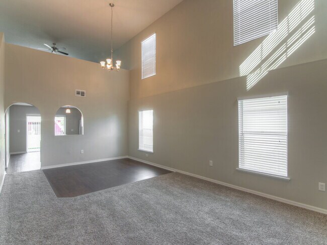 Foto del edificio - 3667 Queens Cove Blvd