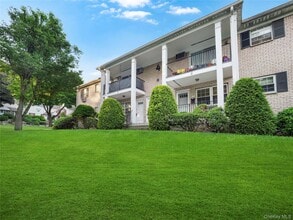 Building Photo - 1 Doxbury Ln