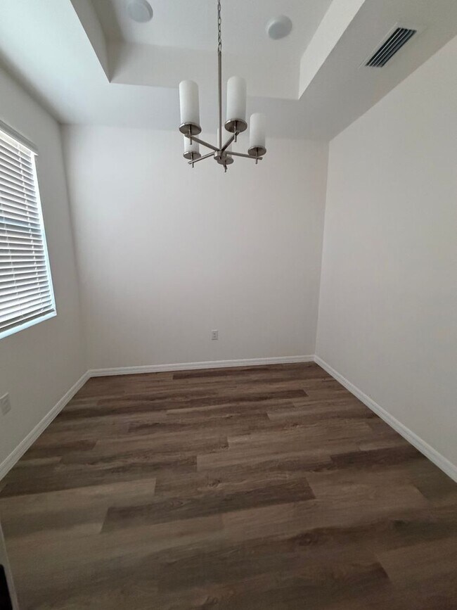 Foto del edificio - 16368 Branco Dr