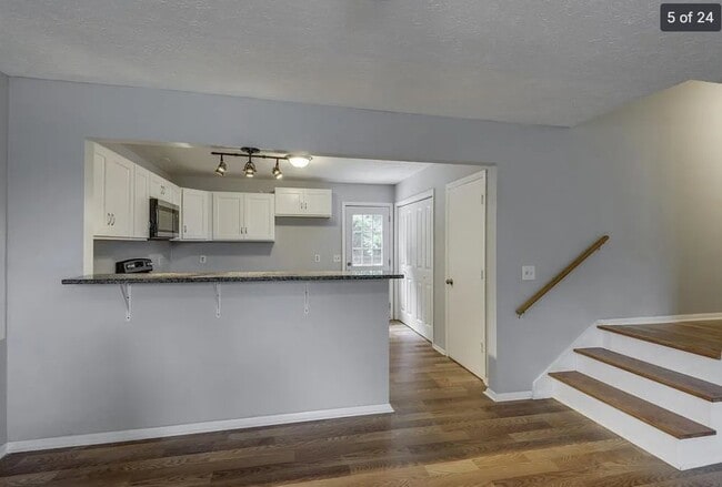 Foto del edificio - 508 Ash Briar Cir