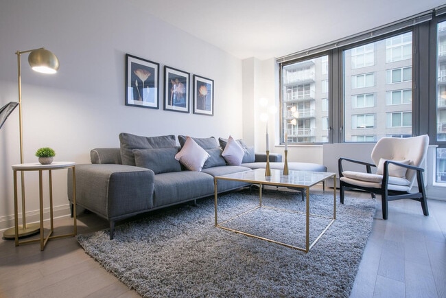 Building Photo - 7 E 91st St