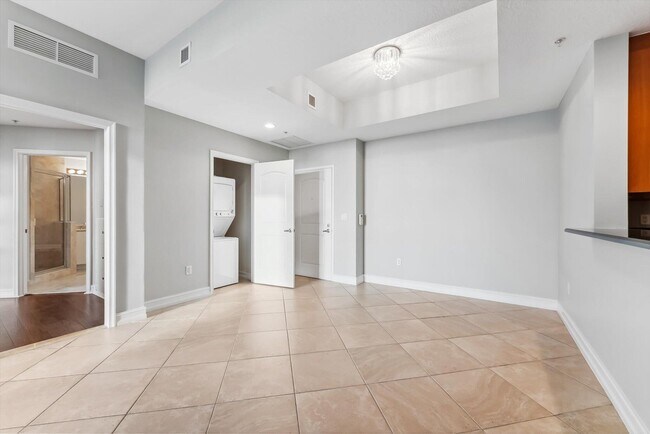 Foto del edificio - 701 S Olive Ave